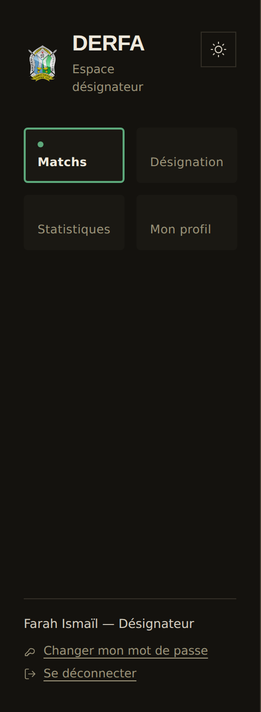 La même barre latérale en thème sombre.